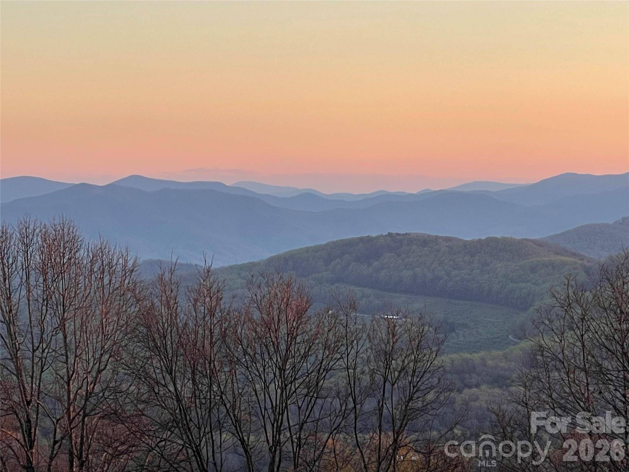 1347 Wipprecht DR, Spruce Pine, NC 28777