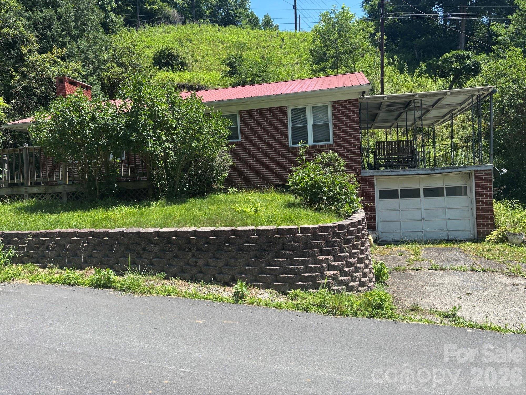637 Toe Cane RD, Bakersville, NC 28705