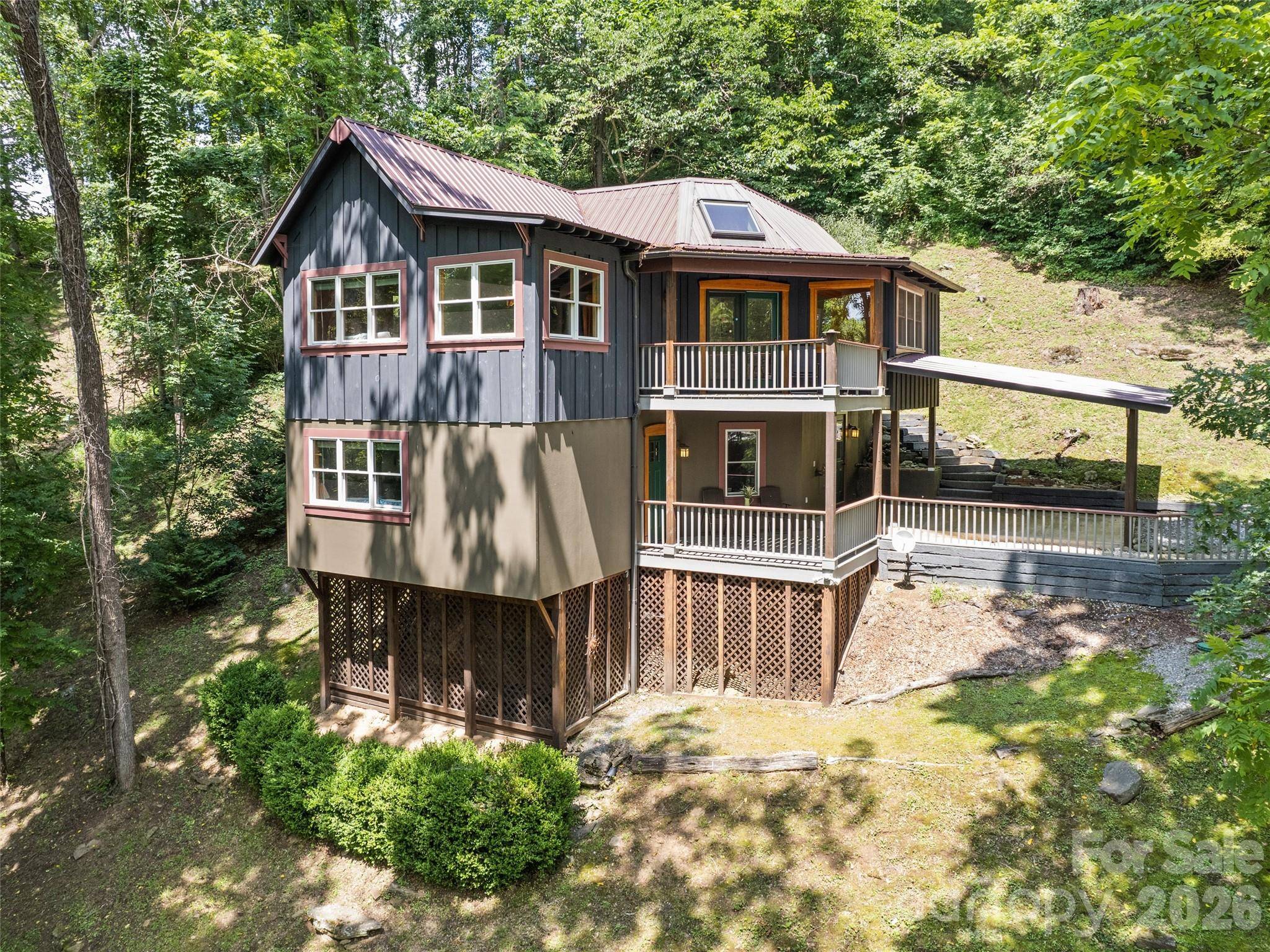 145 Hiaway TRL, Clyde, NC 28721