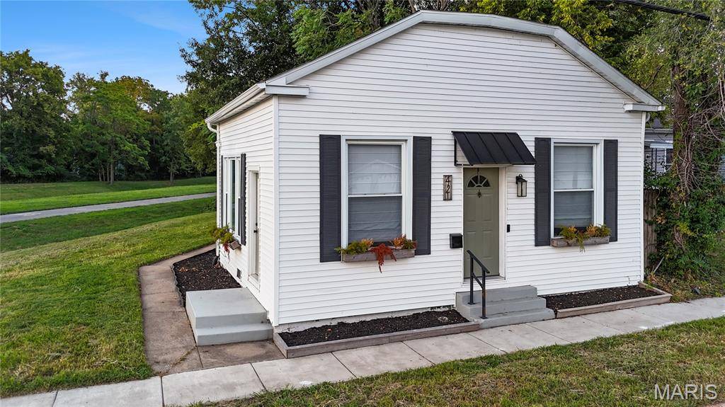 421 Wolf ST, Edwardsville, IL 62025