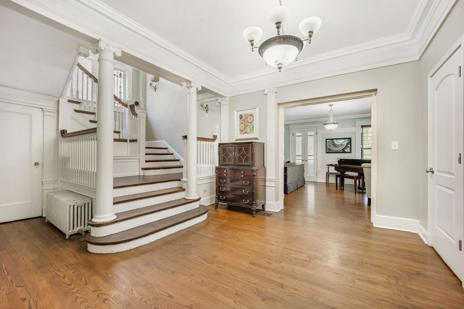 4560 S Michigan AVE, Chicago, IL 60653