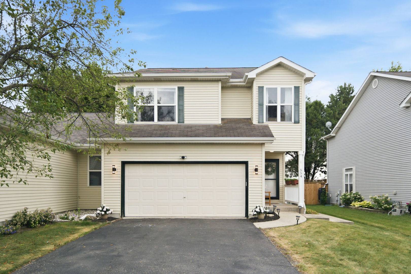 554 Chestnut DR, Oswego, IL 60543