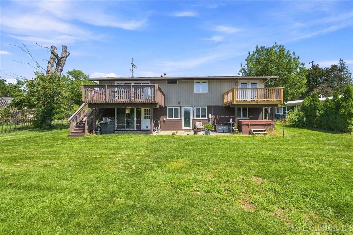 1627 Riverside AVE, St. Charles, IL 60174