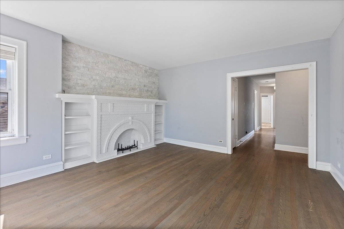 5051 W Montana ST, Chicago, IL 60639