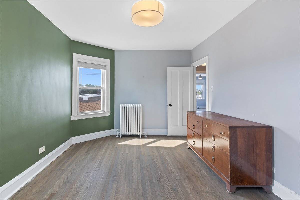 5051 W Montana ST, Chicago, IL 60639