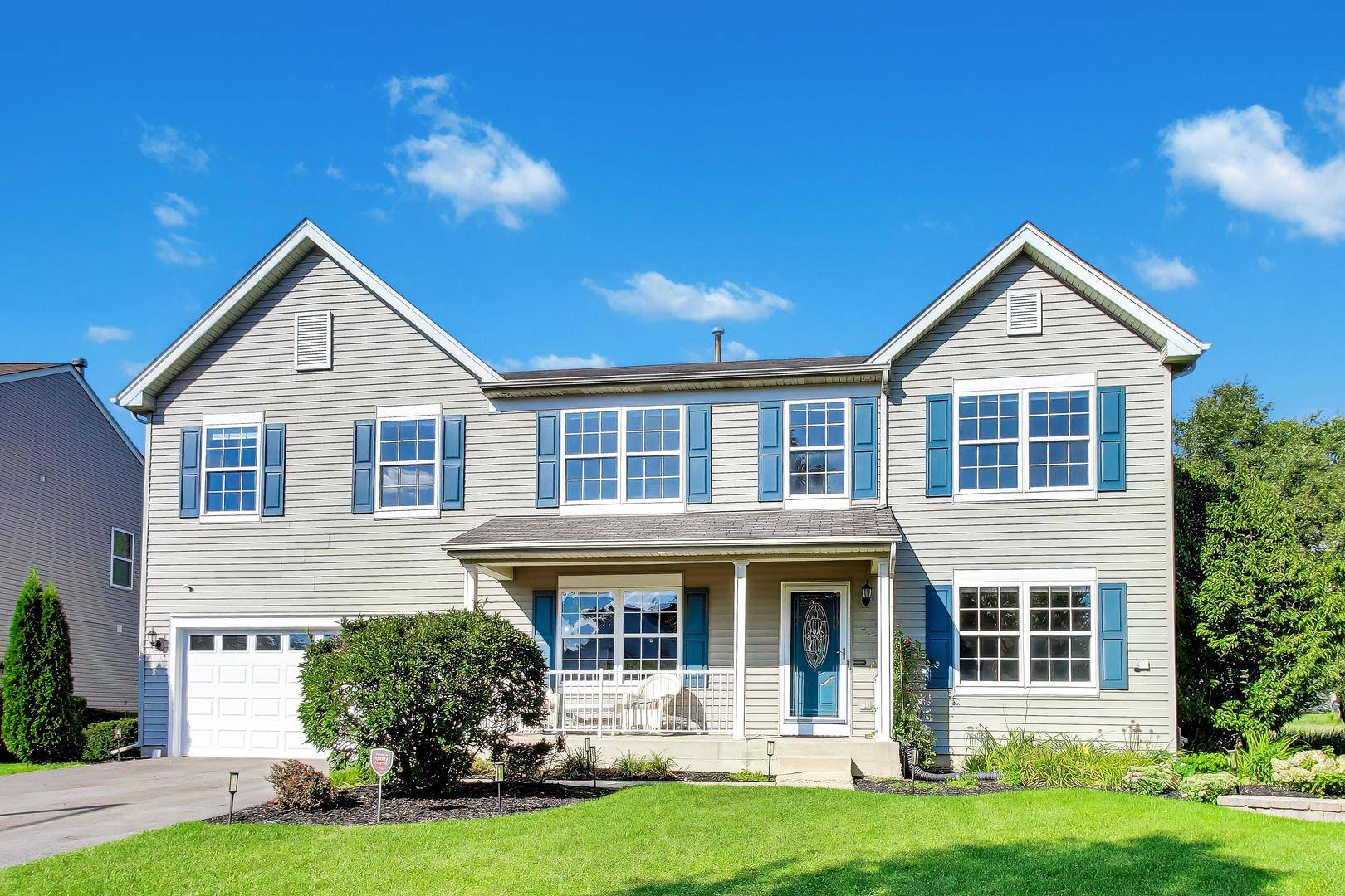 1047 Wheatland DR, Crystal Lake, IL 60014