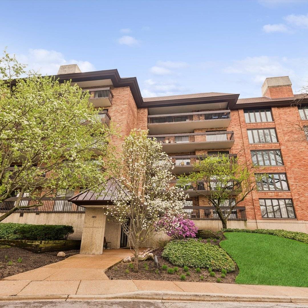 3851 Mission Hills RD #303, Northbrook, IL 60062