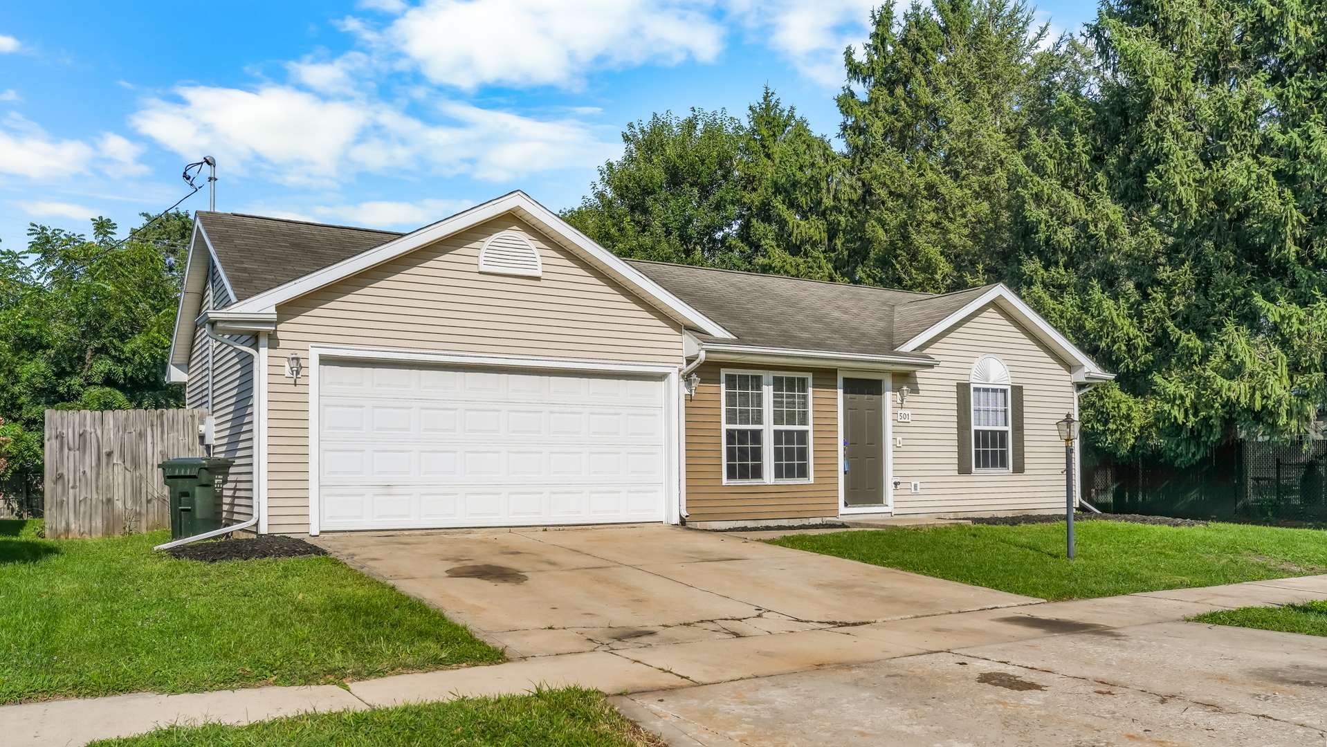 501 S Sunny LN, Urbana, IL 61802