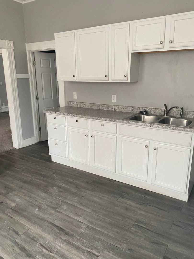 1335 W 13th ST, Davenport, IA 52804