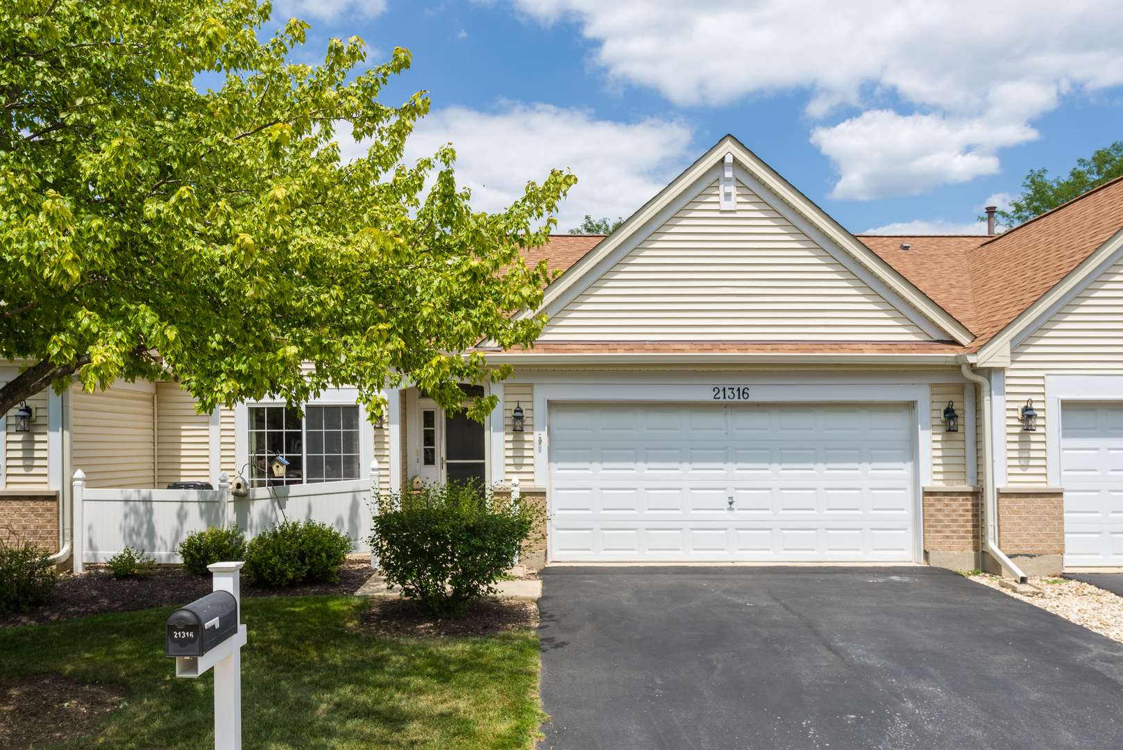 21316 Douglas LN, Plainfield, IL 60544