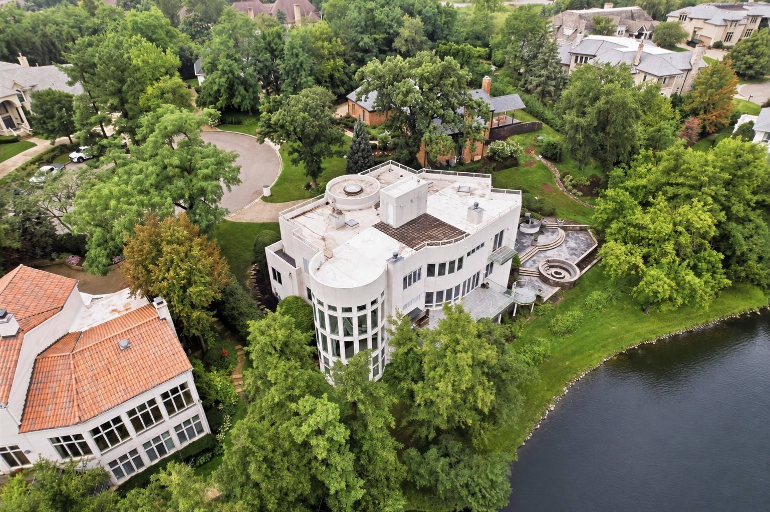 920 St Stephens Green, Oak Brook, IL 60523