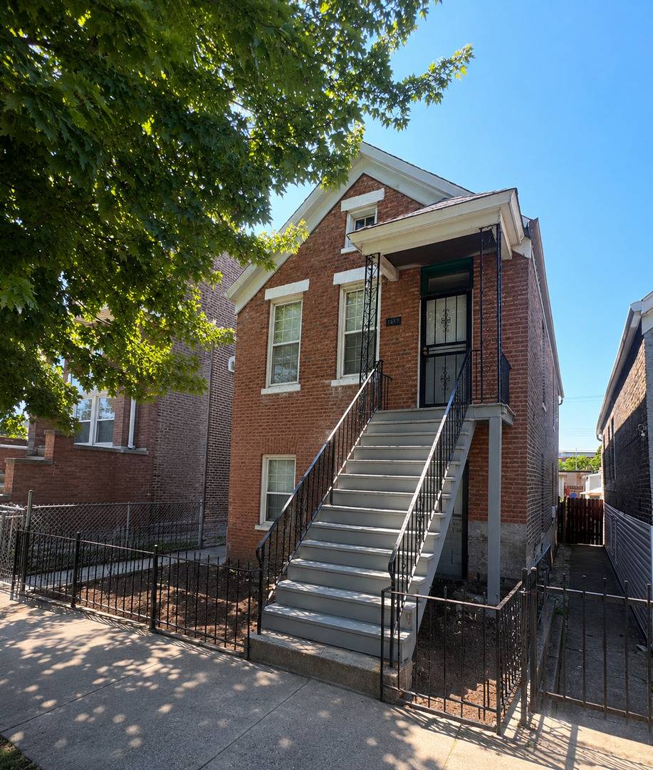 1617 W 38th PL #2, Chicago, IL 60609