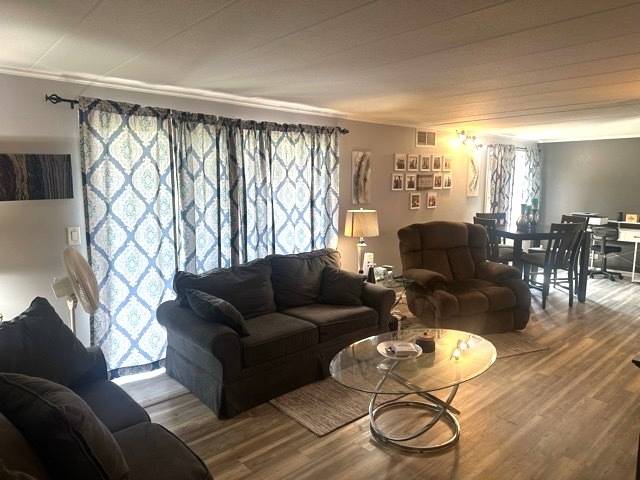 1101 Mercury DR #1D, Schaumburg, IL 60193