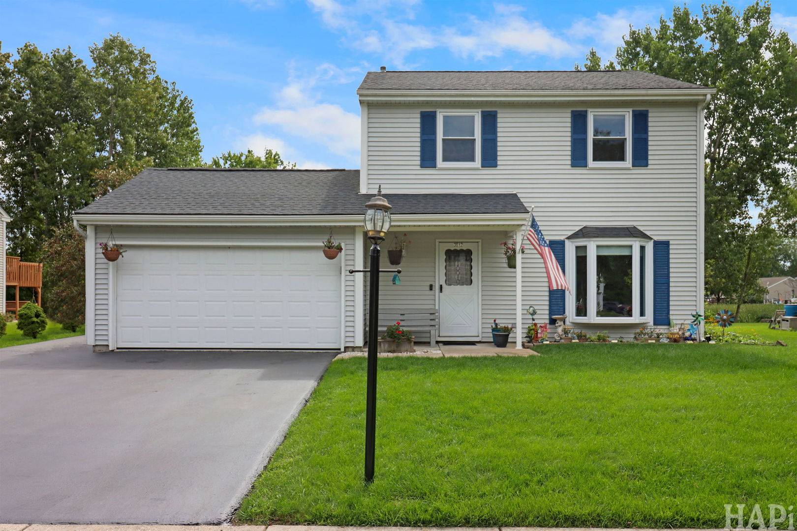3612 Hale LN, Island Lake, IL 60042