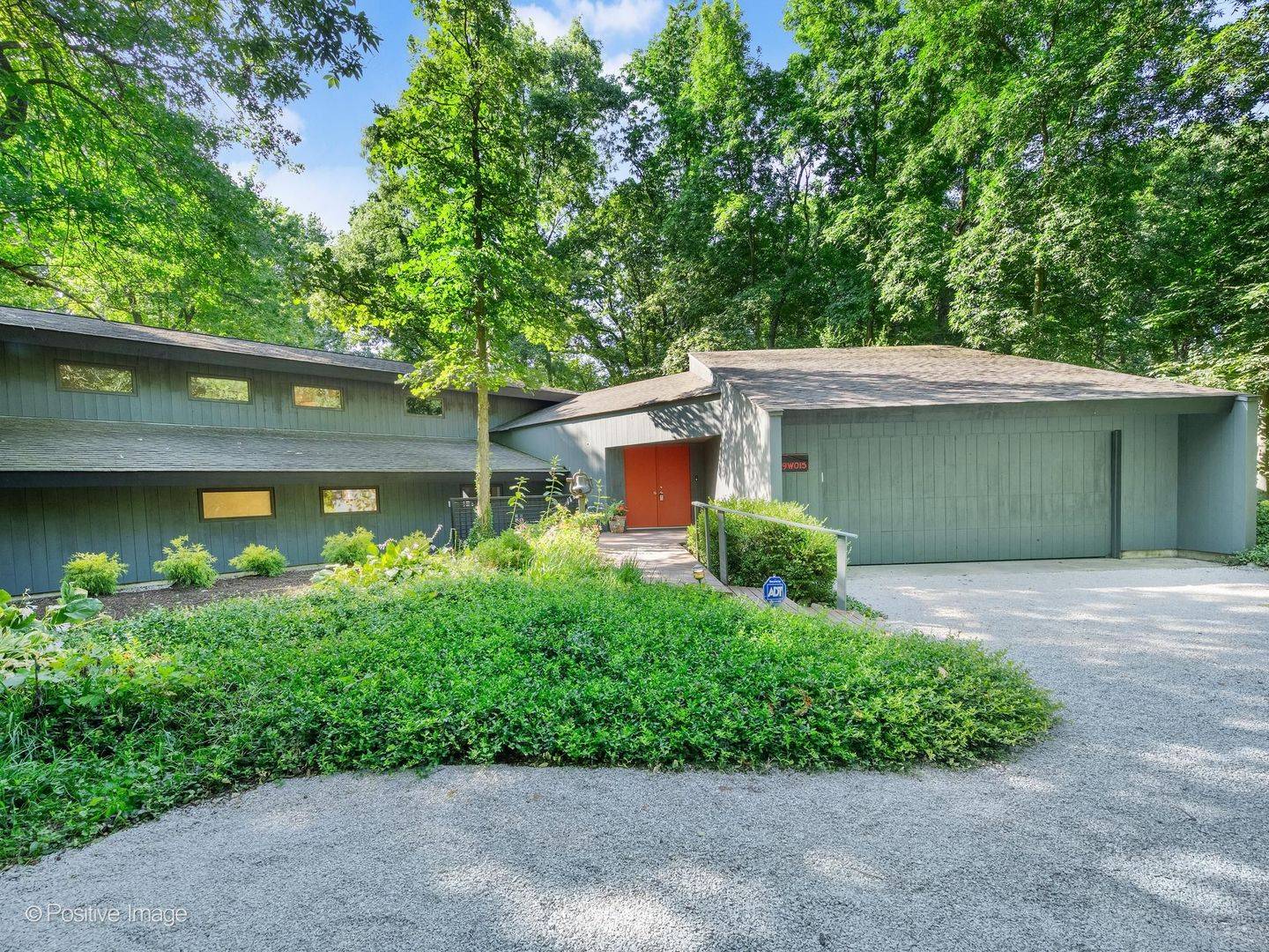 29W015 Forest LN, Warrenville, IL 60555