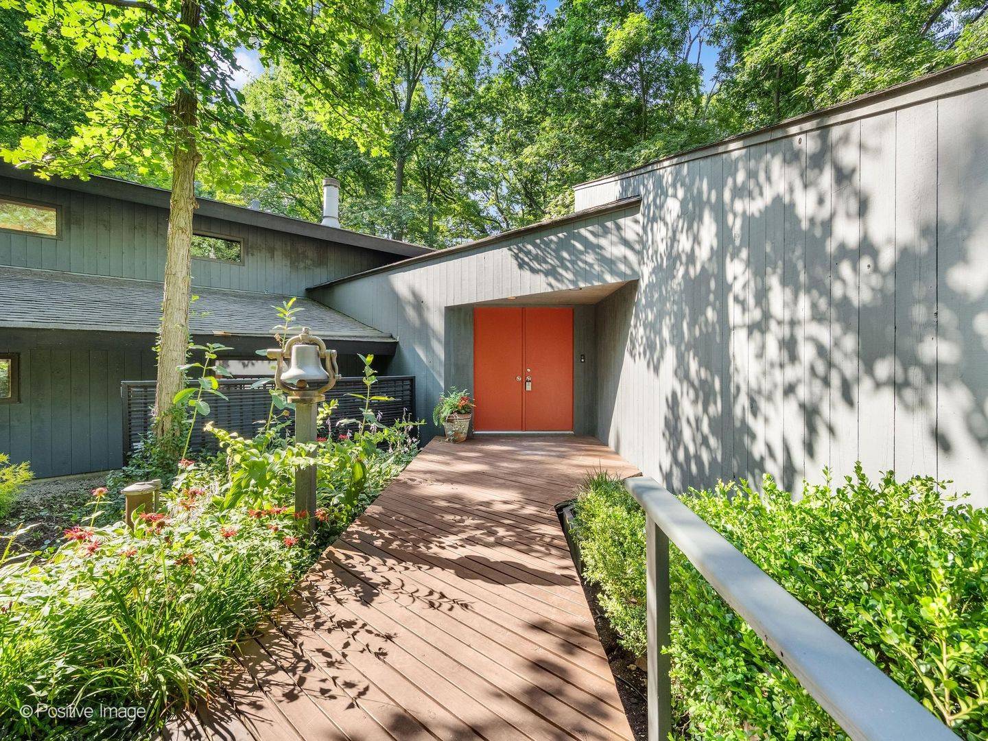 29W015 Forest LN, Warrenville, IL 60555