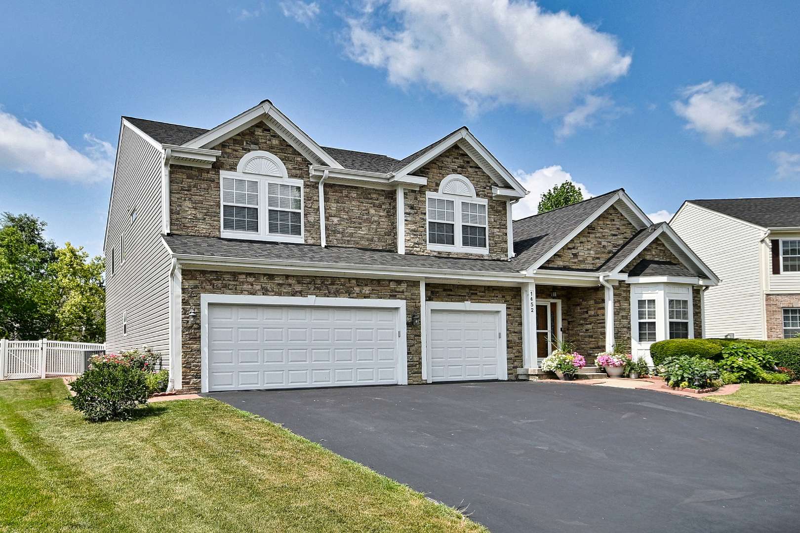1452 Sage DR, Bolingbrook, IL 60490