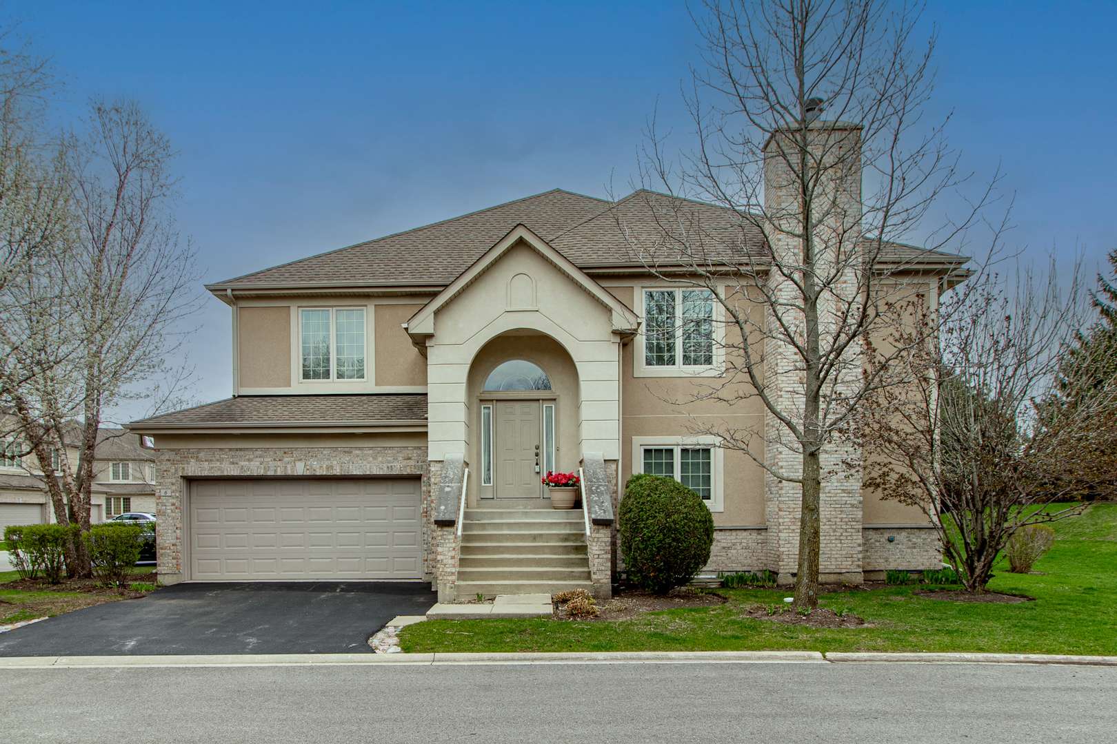 6 Beaconsfield CT, Lincolnshire, IL 60069