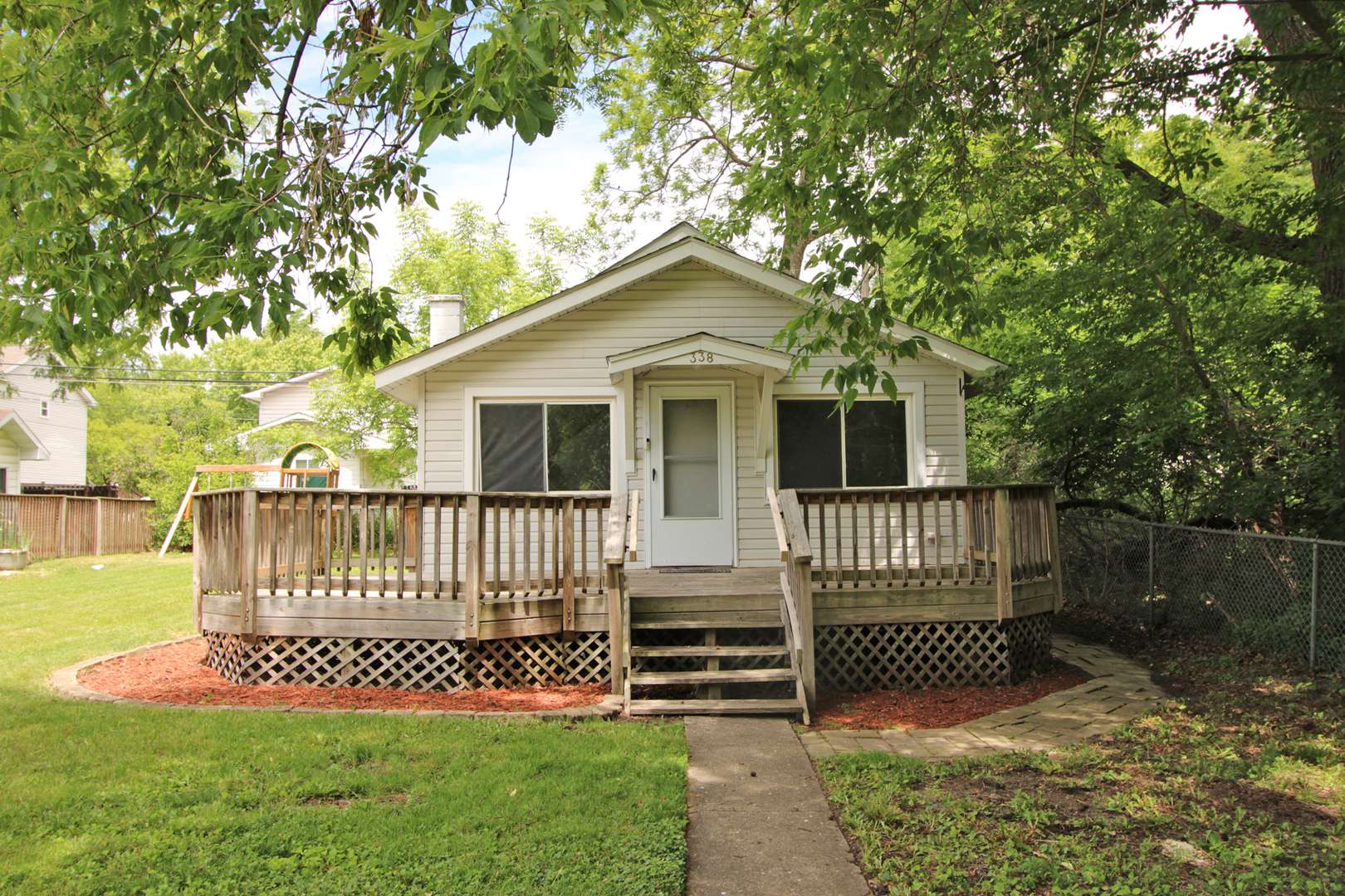 338 E Lakeview AVE, Round Lake Beach, IL 60073