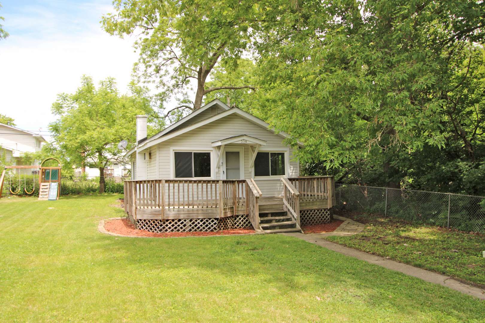 338 E Lakeview AVE, Round Lake Beach, IL 60073