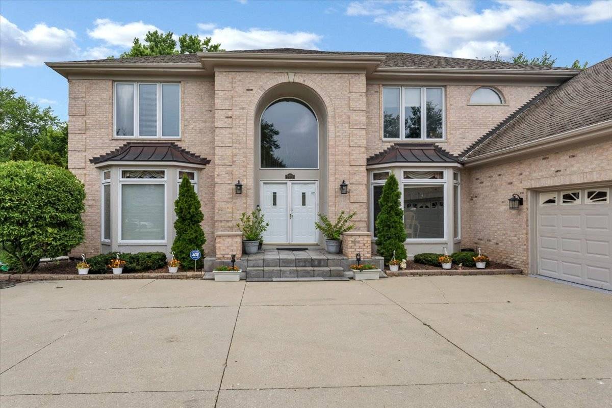 1922 Deercrest LN, Northbrook, IL 60062
