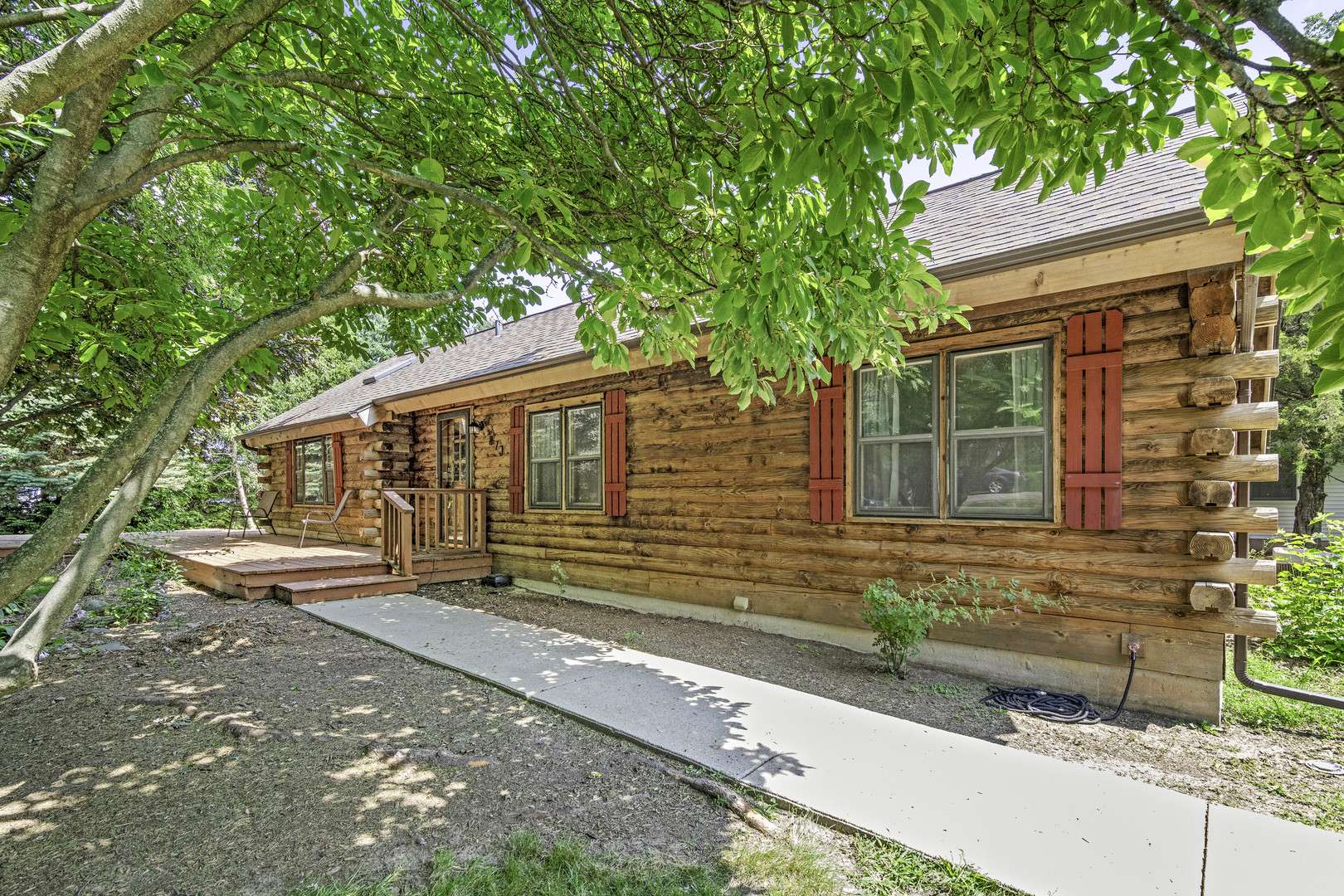 871 Lake Holiday DR, Lake Holiday, IL 60548