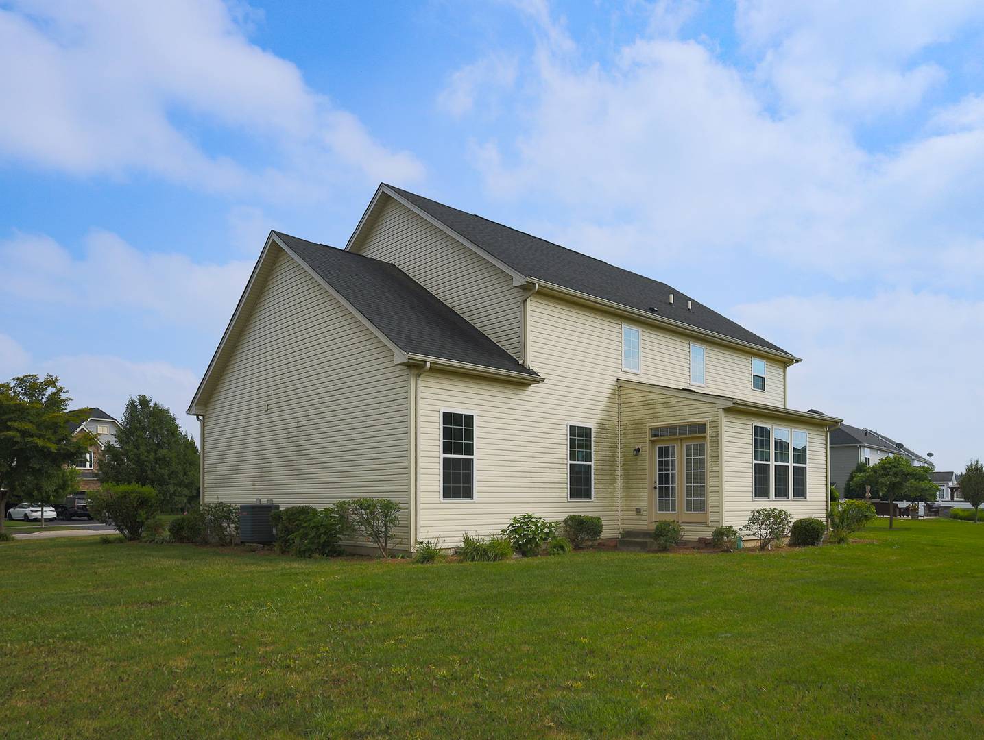 958 Glacial Falls DR, Gilberts, IL 60136