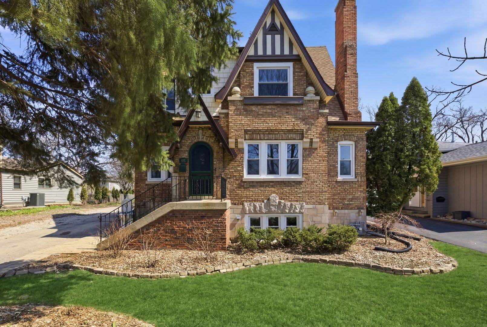 4425 Wilson AVE, Downers Grove, IL 60515