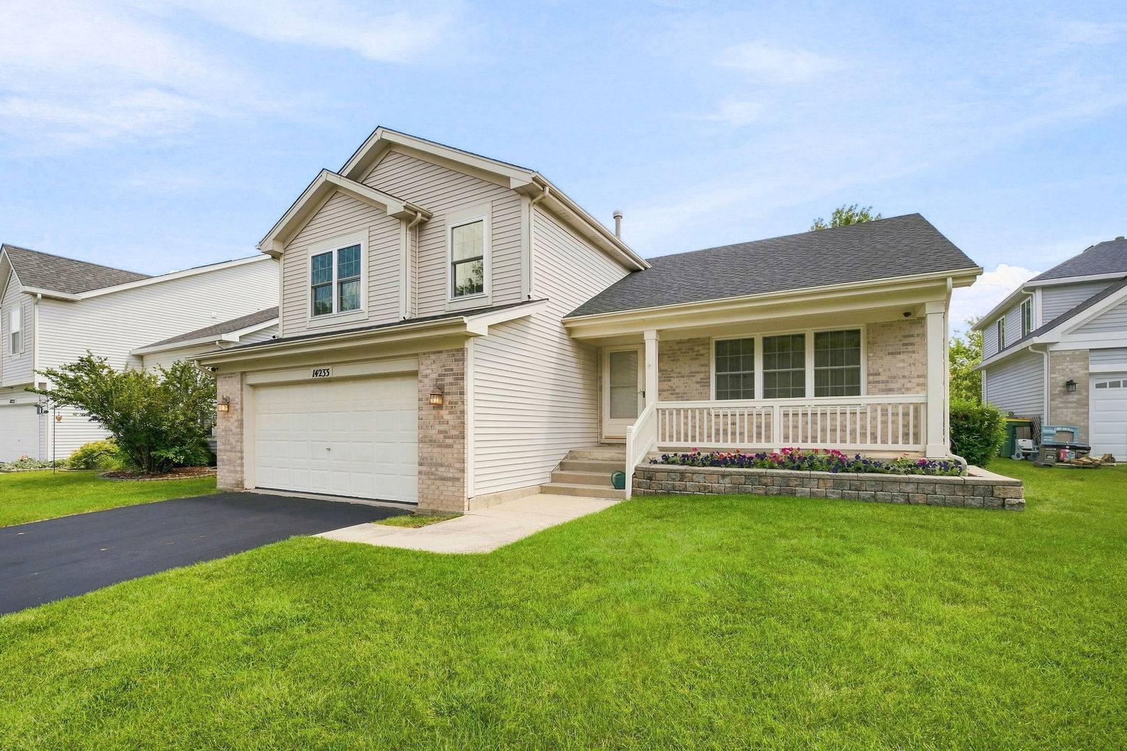 14233 S Hanford CT, Plainfield, IL 60544