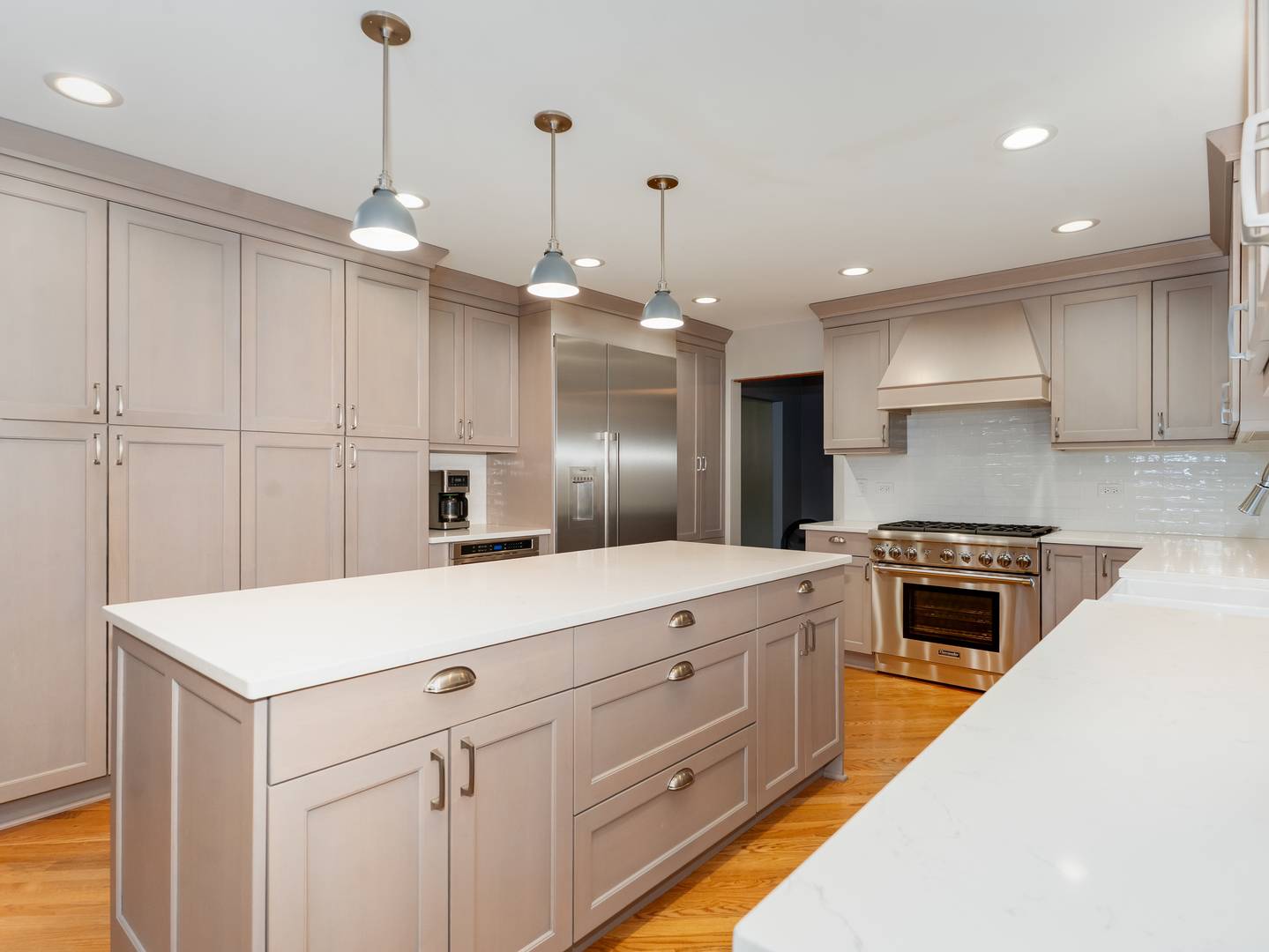 2315 Ridgewood RD, Lisle, IL 60532