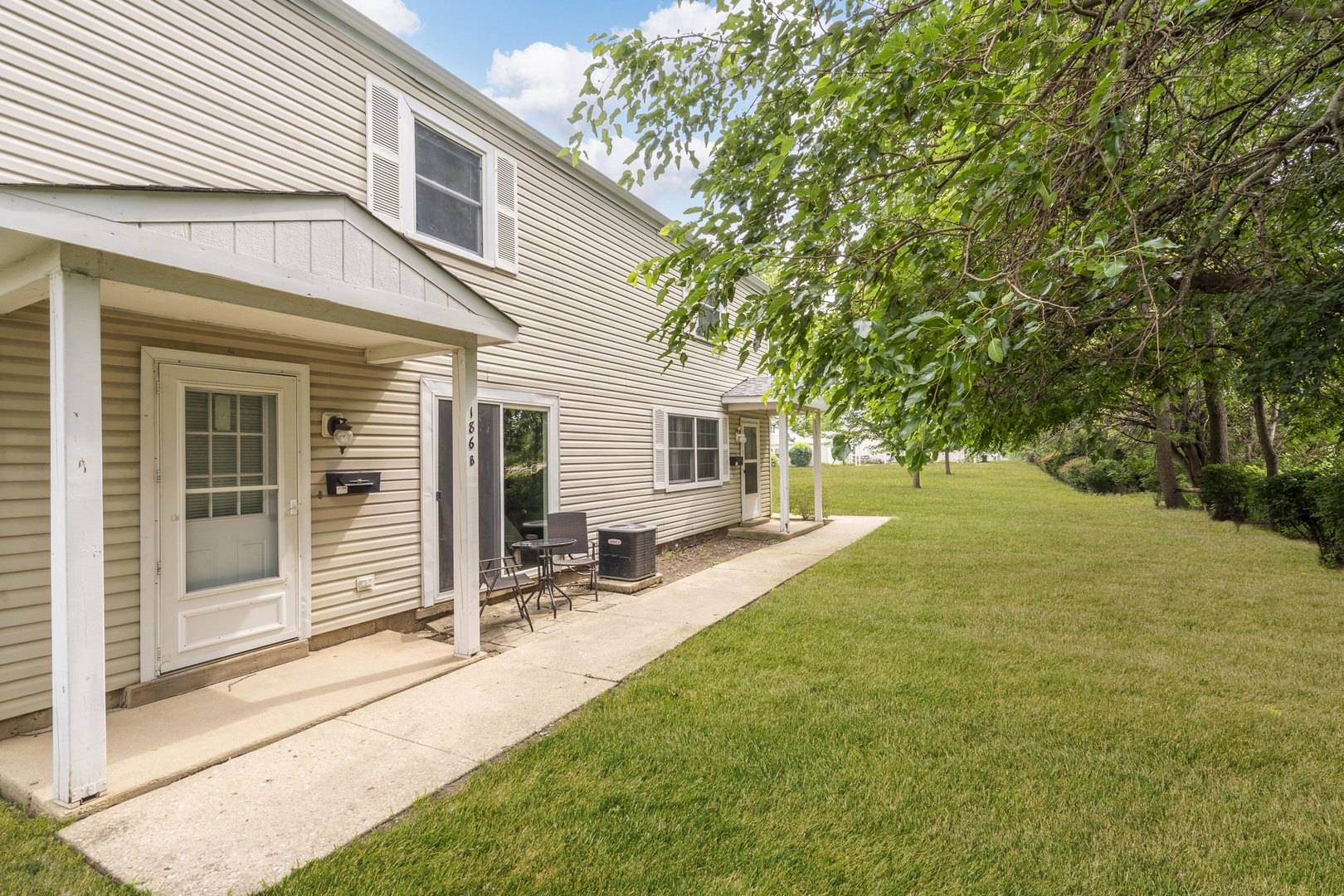 186 Judith CT #B, Bartlett, IL 60103