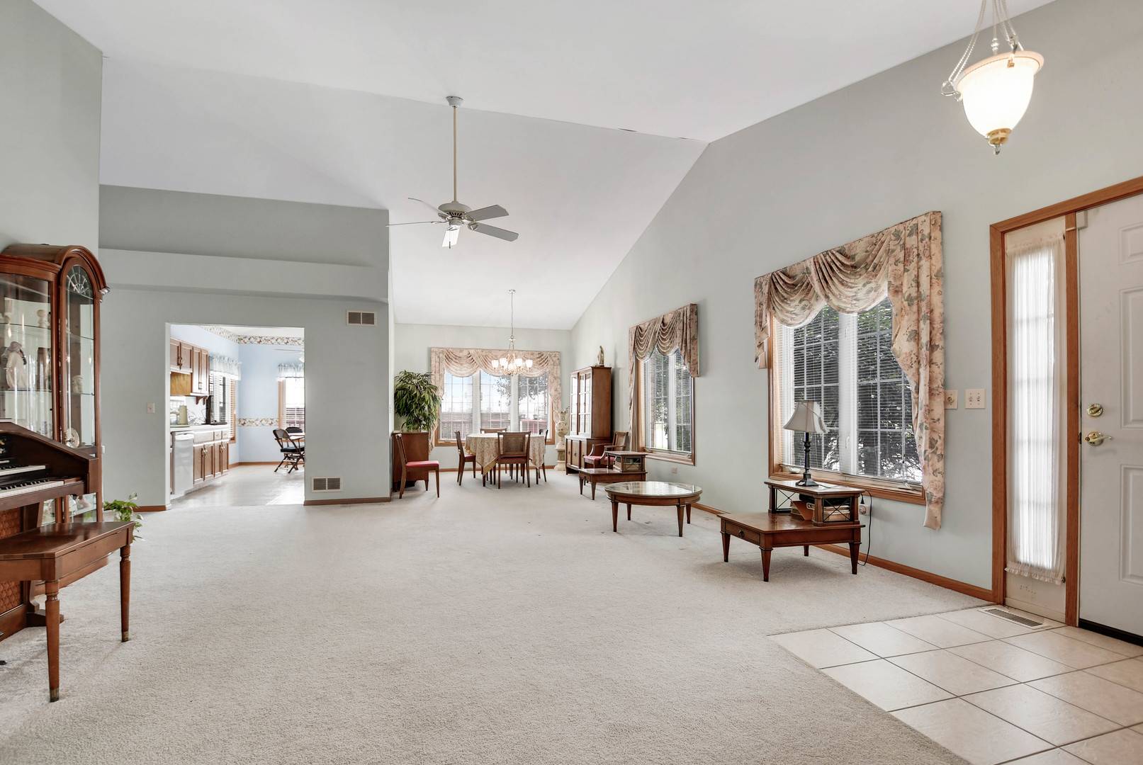 5553 Foxwoods DR, Oak Lawn, IL 60453