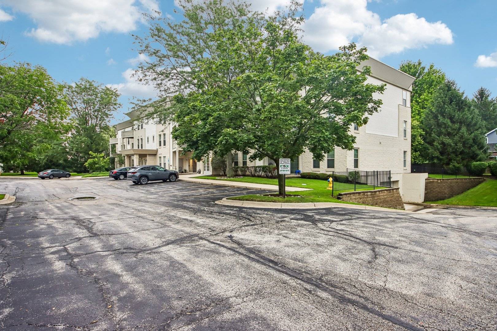 34435 N Old Walnut CIR #306, Gurnee, IL 60031