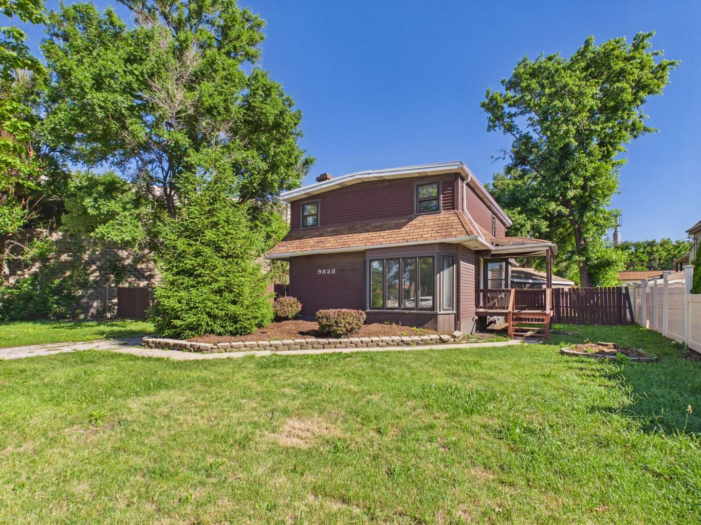 9828 W South AVE, Schiller Park, IL 60176