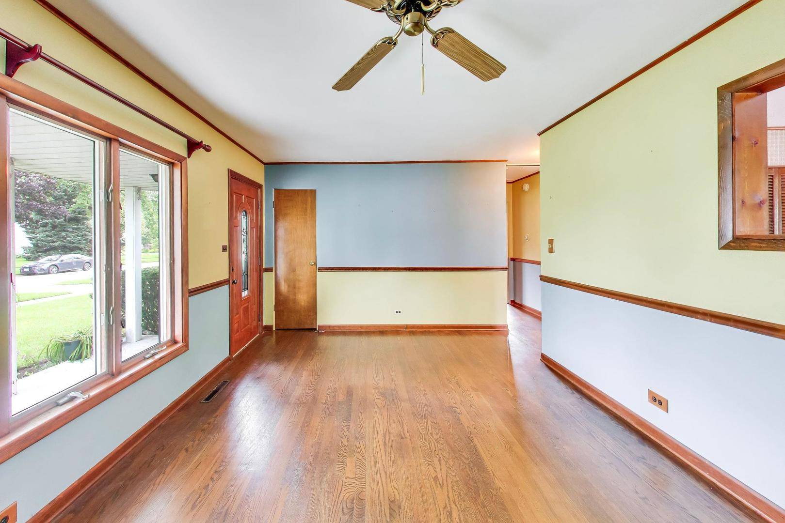 219 N William ST, Mount Prospect, IL 60056