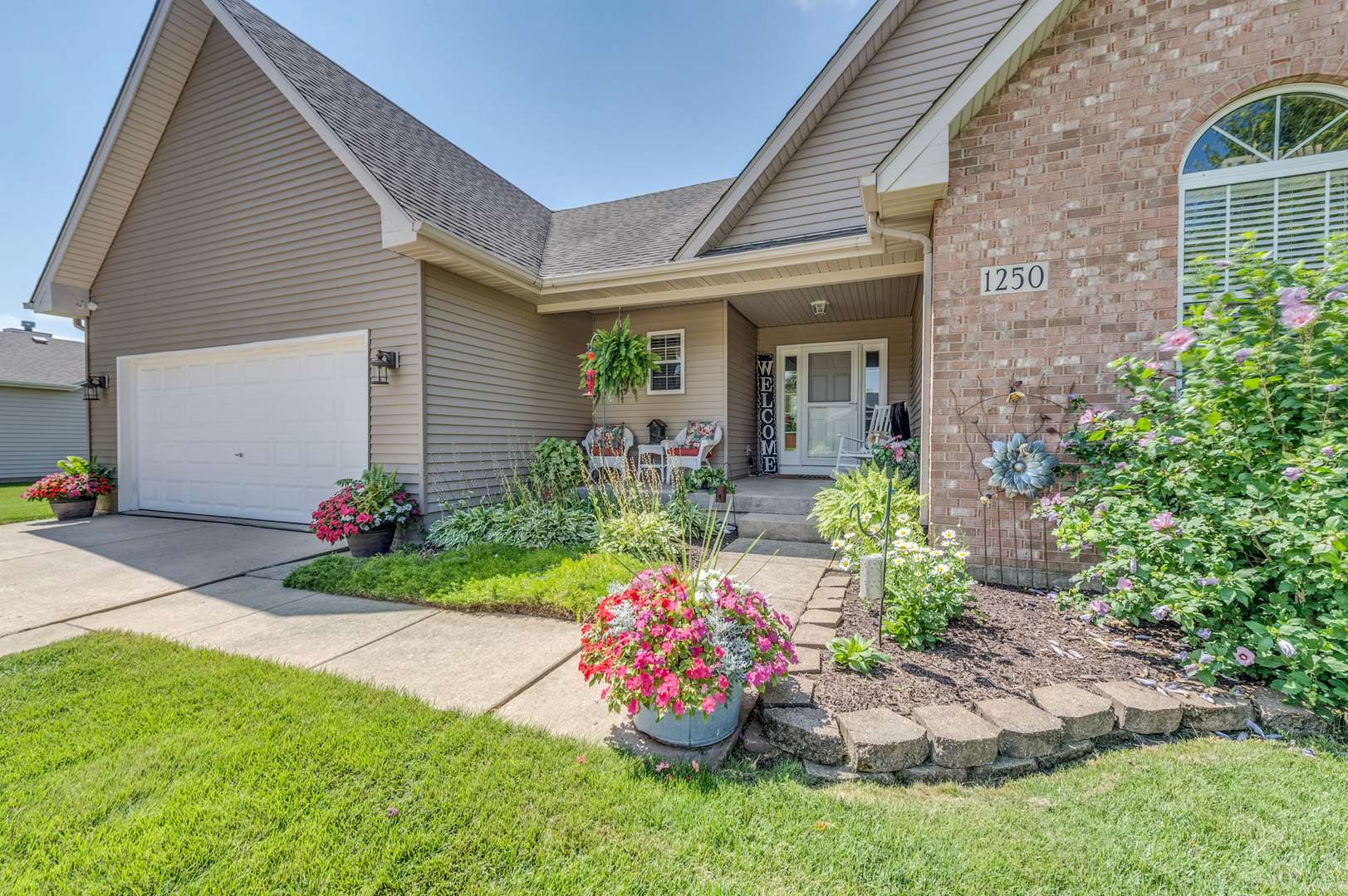 1250 Kramer LN, Sandwich, IL 60548
