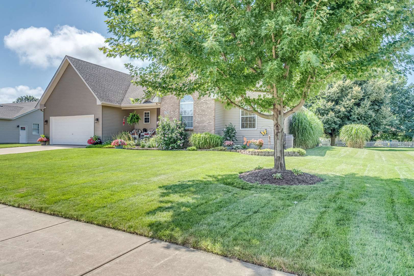 1250 Kramer LN, Sandwich, IL 60548