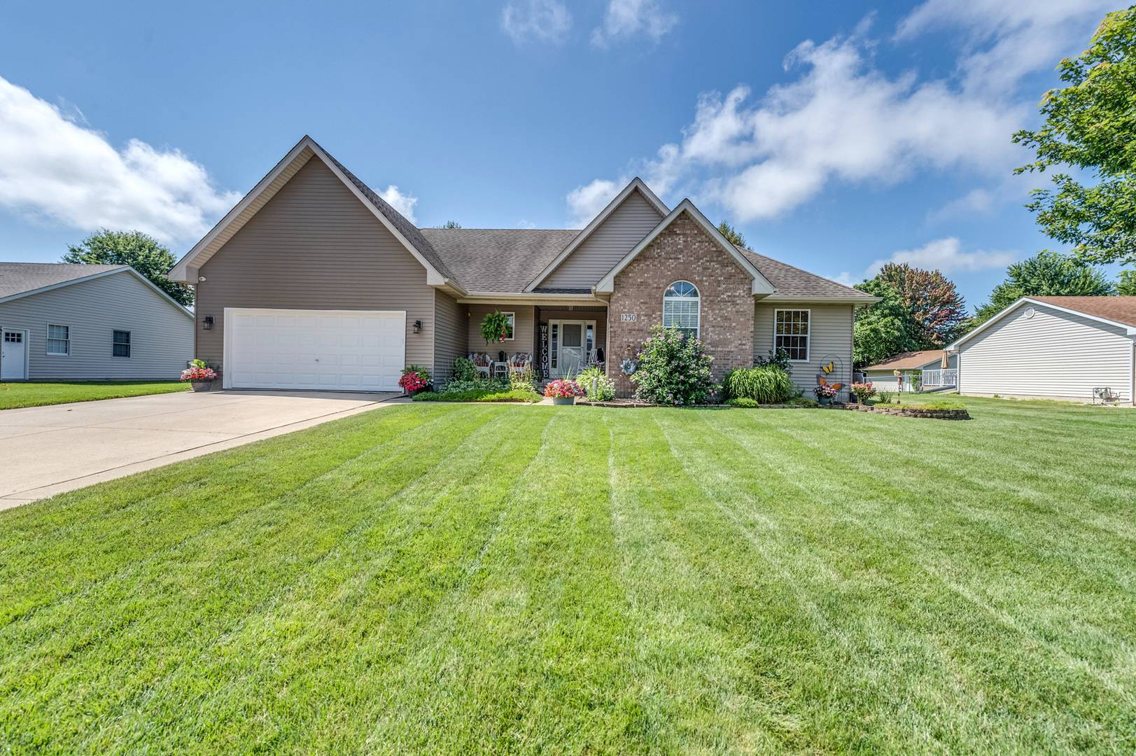 1250 Kramer LN, Sandwich, IL 60548