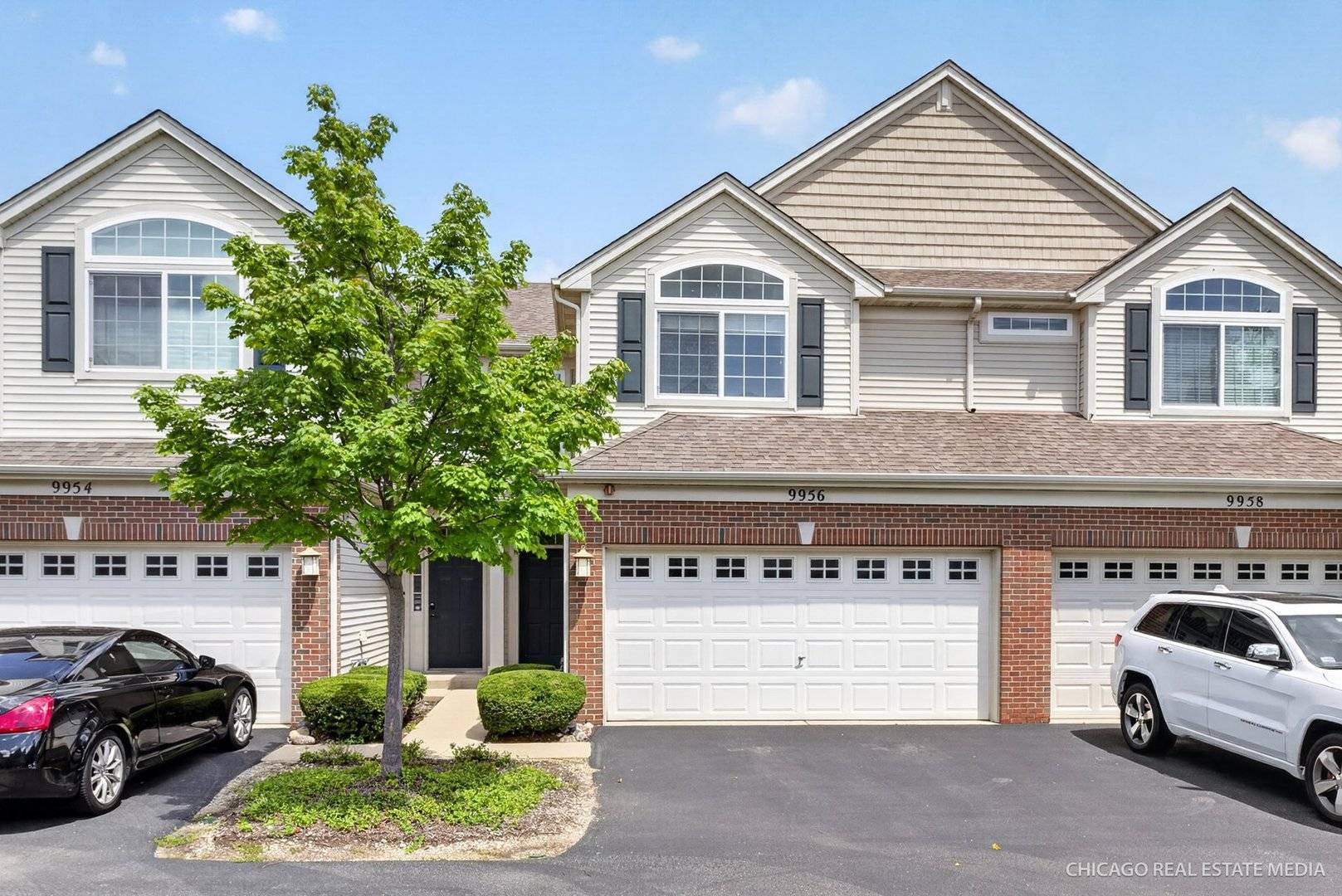 9956 Cummings ST, Huntley, IL 60142