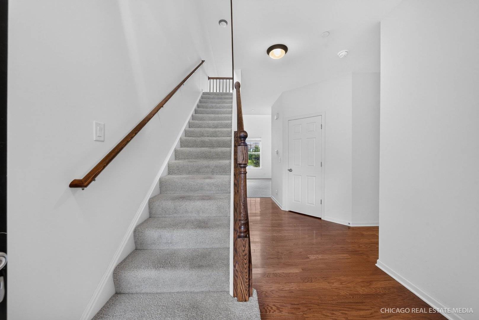 9956 Cummings ST, Huntley, IL 60142