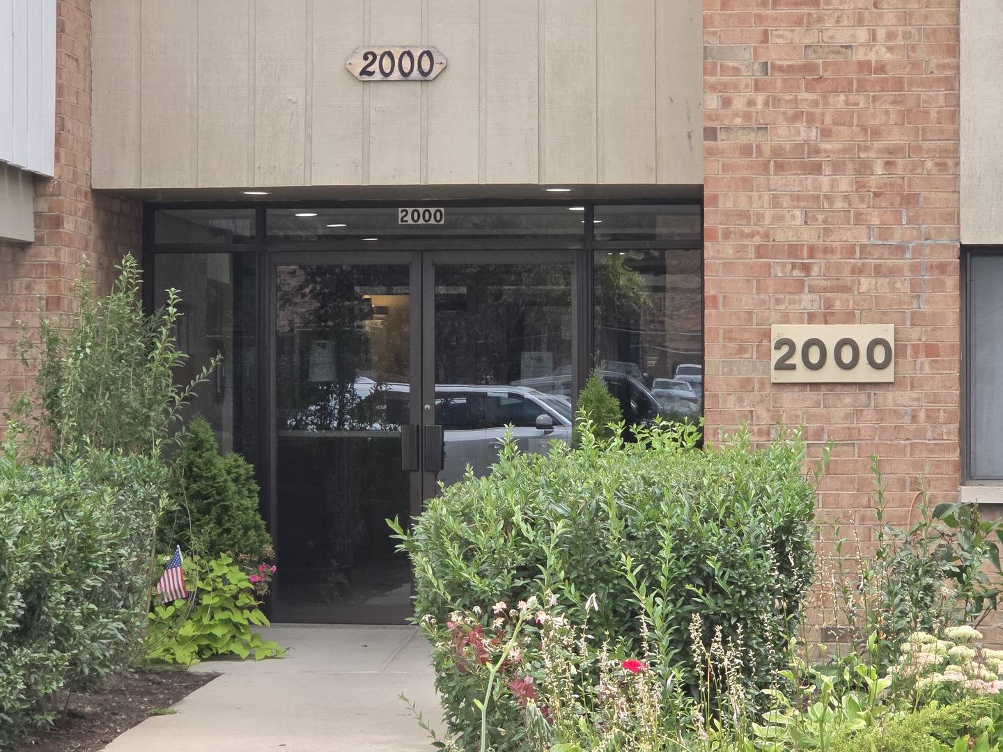 2000 BAYSIDE DR #304, Palatine, IL 60074