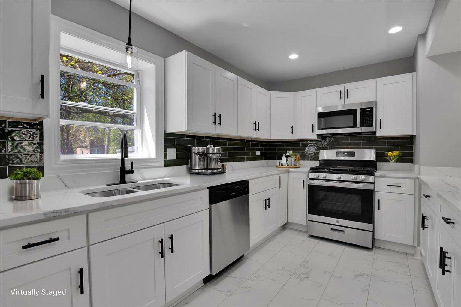 735 E 105th ST, Chicago, IL 60628