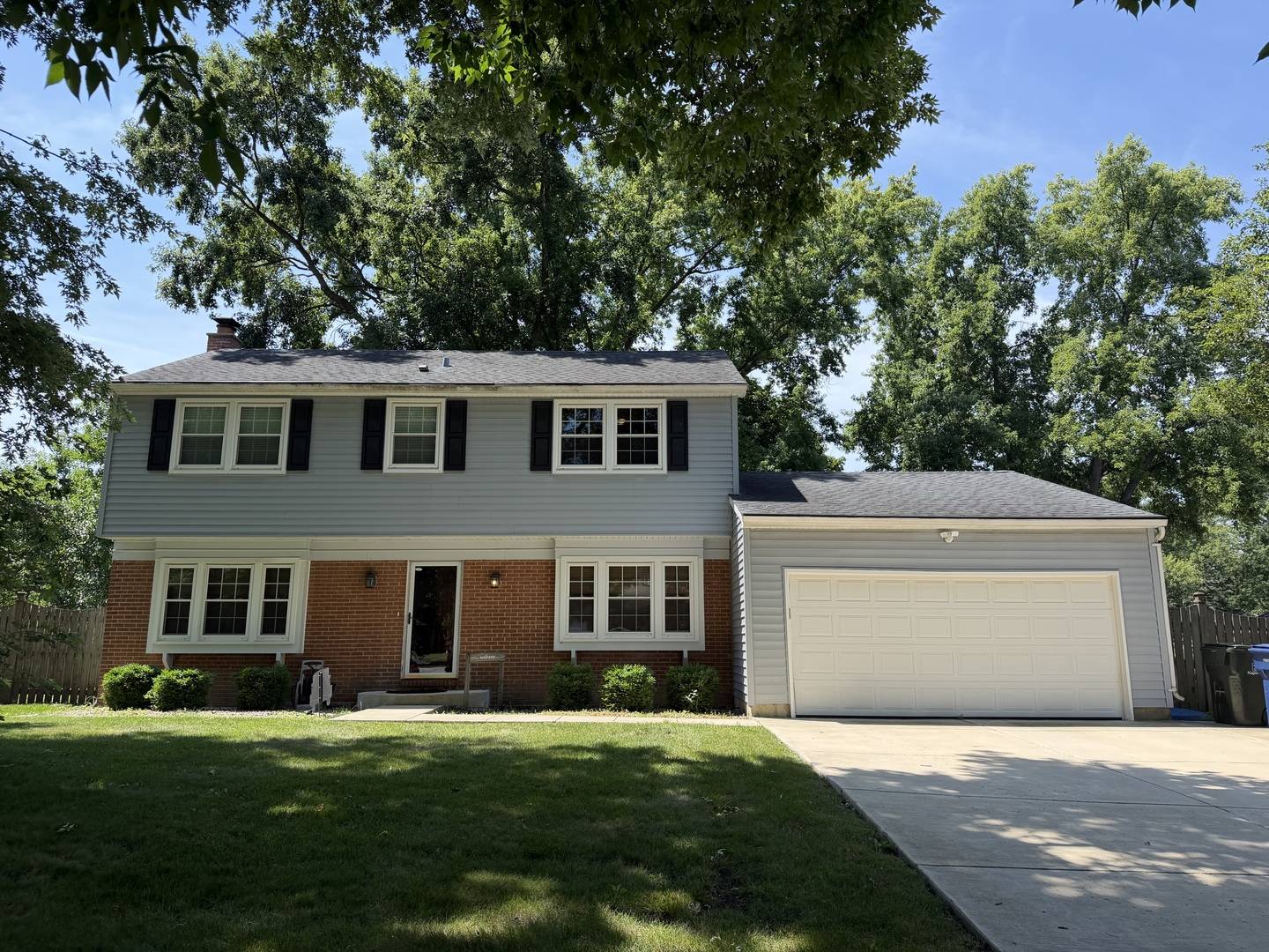 1927 Farmington CT, Naperville, IL 60565