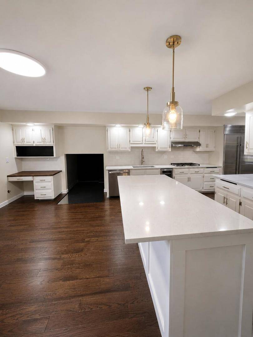 725 N Birchwood RD, Frankfort, IL 60423