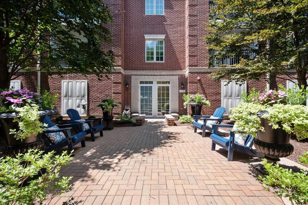 2536 Mcdaniel AVE #402, Evanston, IL 60201