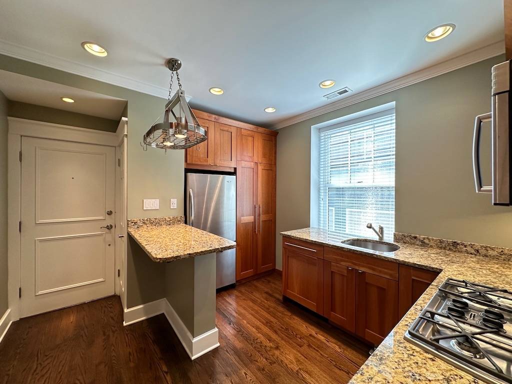 3614 N Bosworth AVE #1R, Chicago, IL 60613