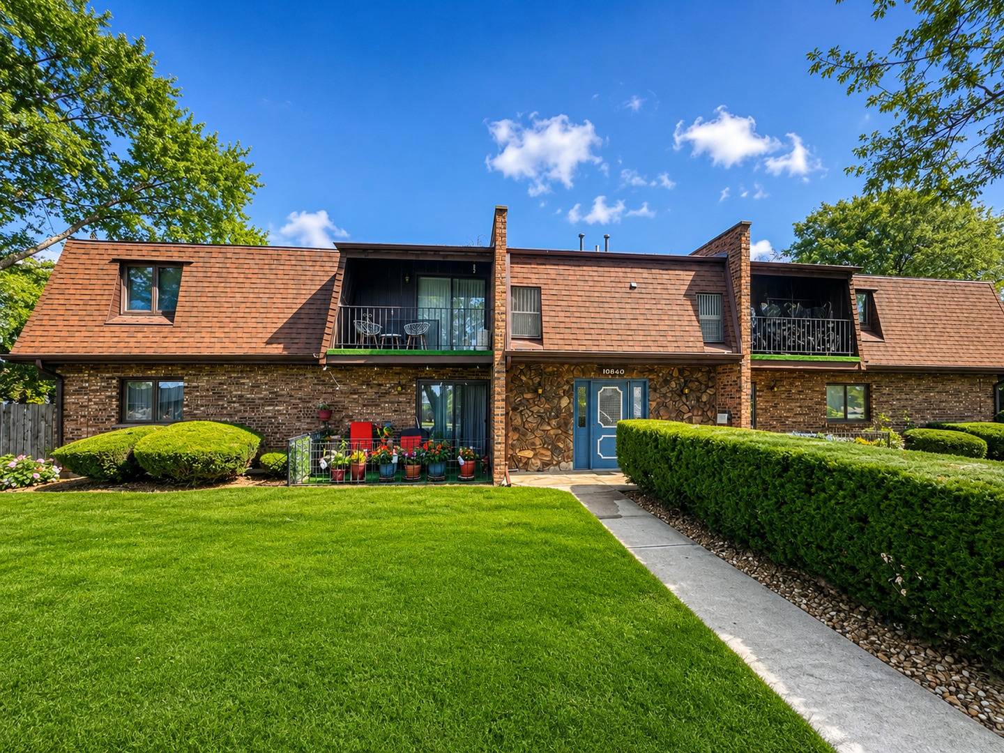 10640 S Brooklodge LN #2B, Palos Hills, IL 60465
