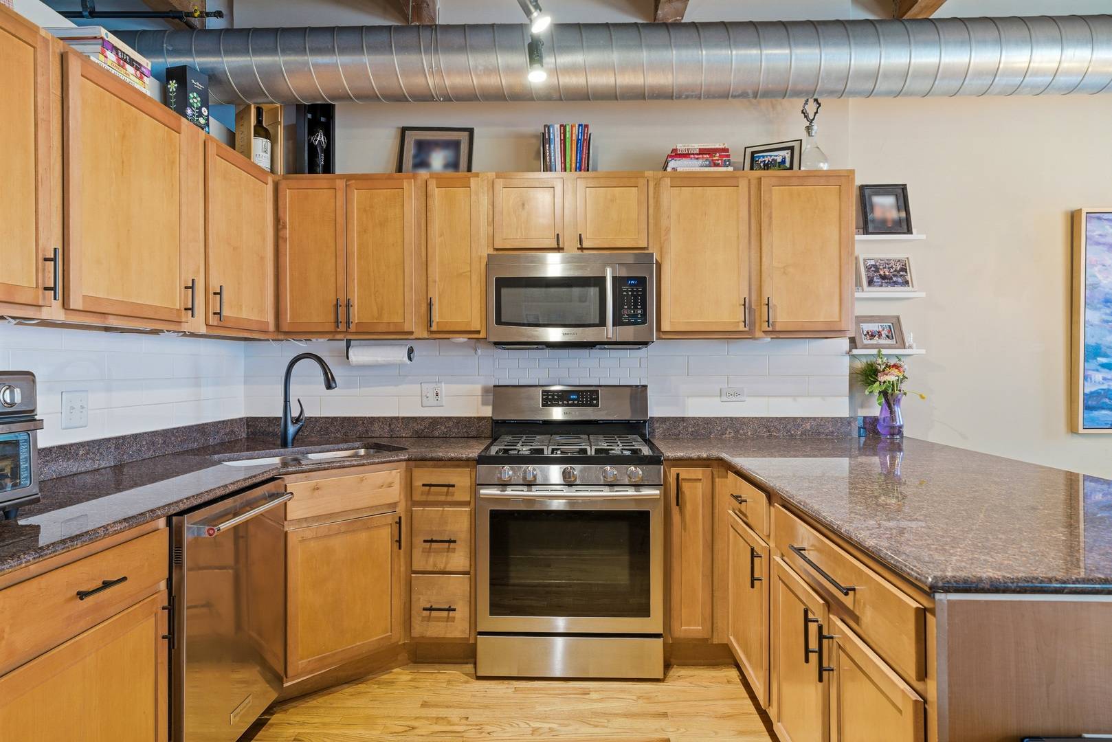 420 W Ontario ST #304, Chicago, IL 60654