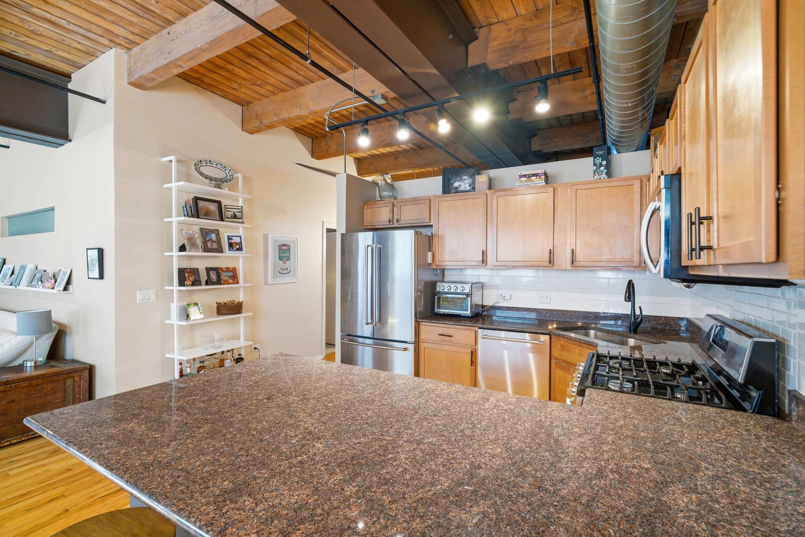 420 W Ontario ST #304, Chicago, IL 60654