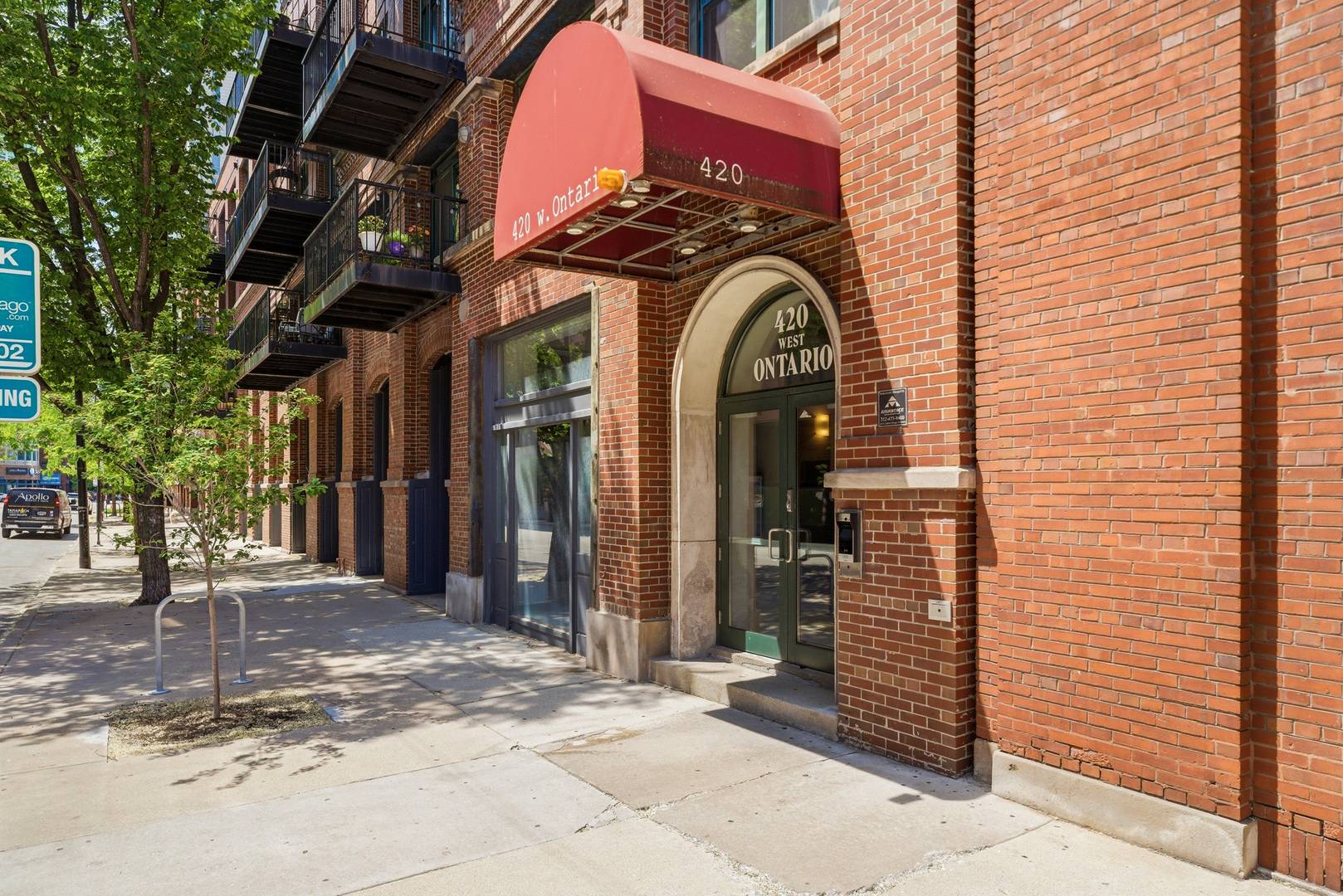 420 W Ontario ST #304, Chicago, IL 60654